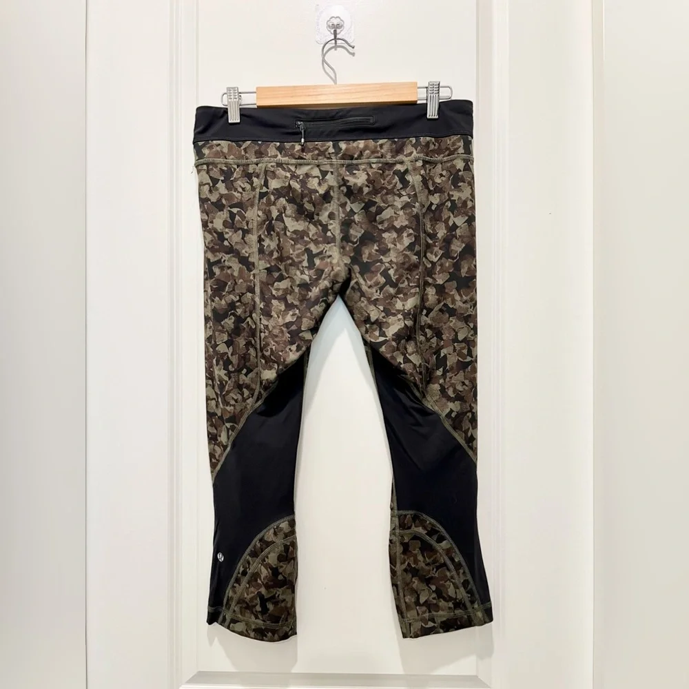 LULULEMON Run Inspire Crop II *Full On Luxtreme (Mesh)* - Picture 2 of 13
